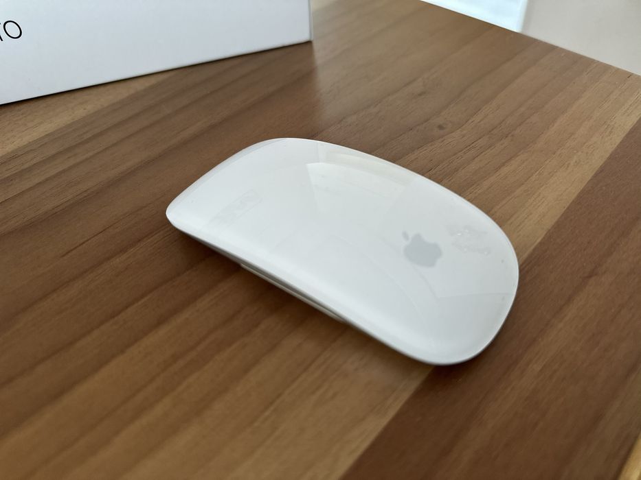 MacBook Pro Retina, 13.3" - 2015 г. + подарък Аpple magic mouse
