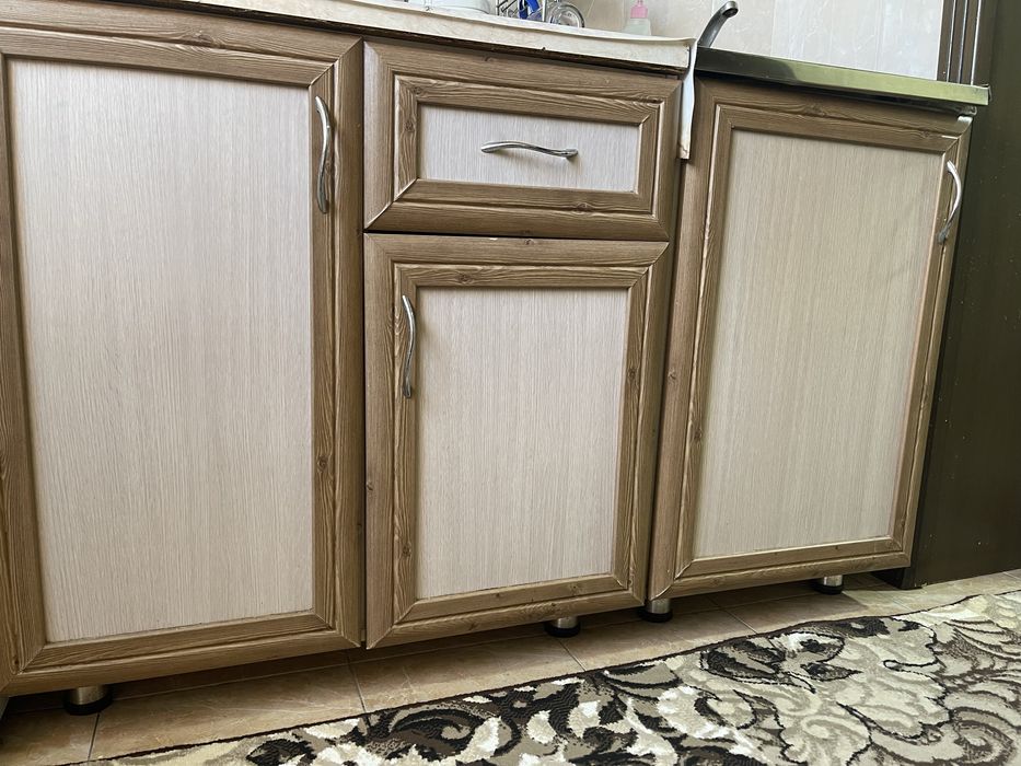 Кухонный мебель дешева отдам