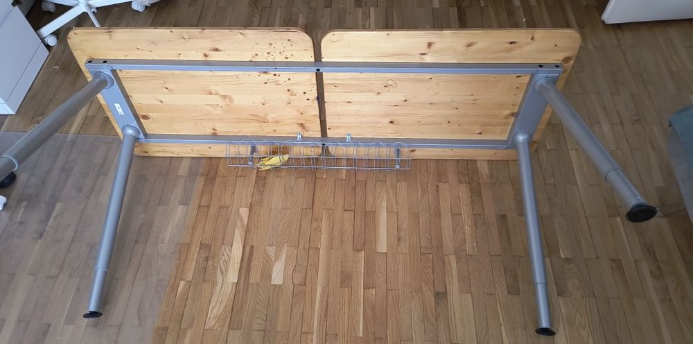 Vând birou cu cadru reglabil Ikea Thyge