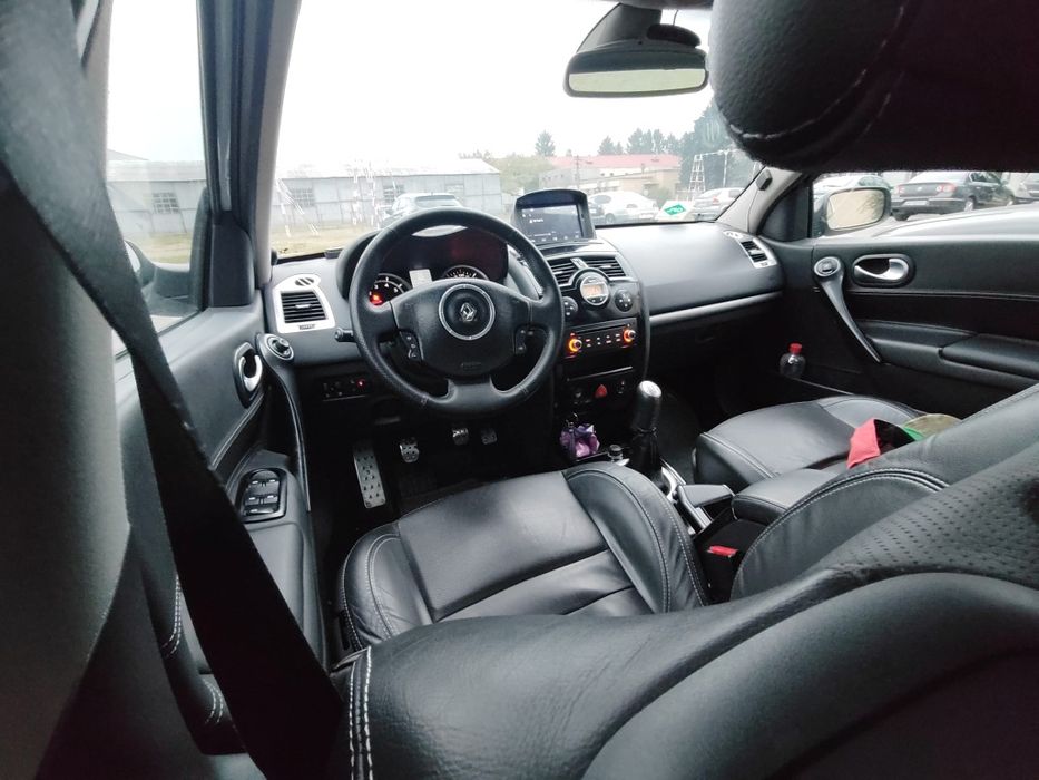Megane 2.2 1.6v RS look