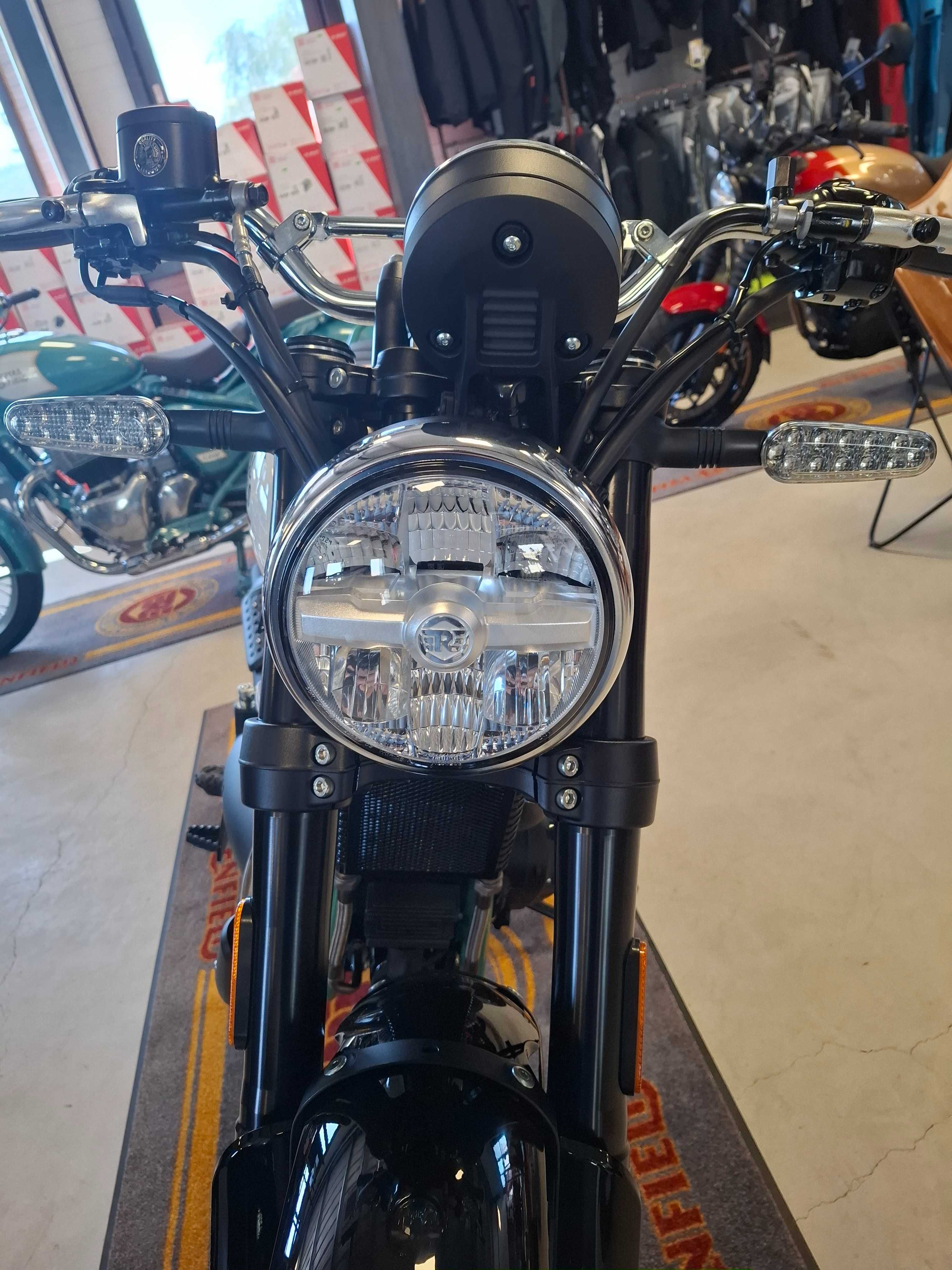 Motocicleta Royal Enfield Bear 650
