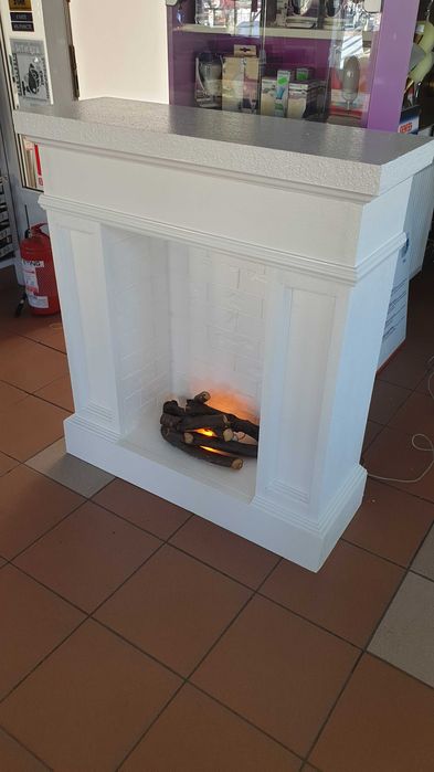 Semineu decorativ