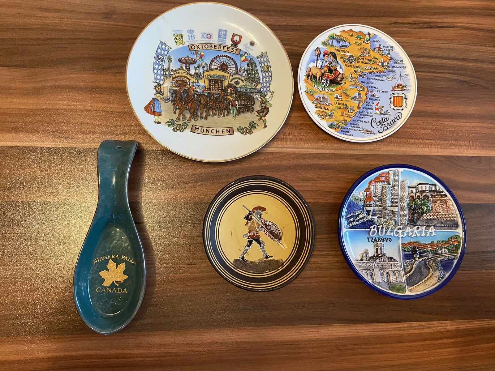 Сувенирни керамични чинии