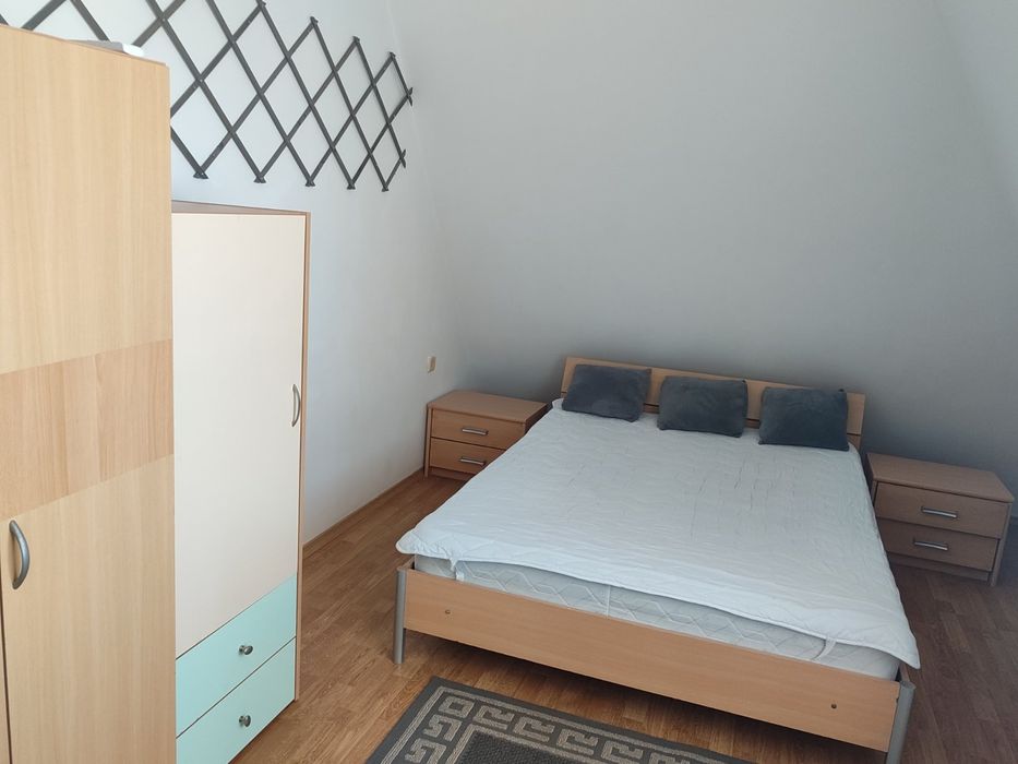 Давам под наем етаж от къща в Асеновград  !