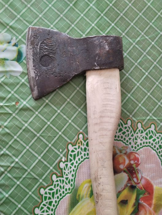Продам топор советский.
