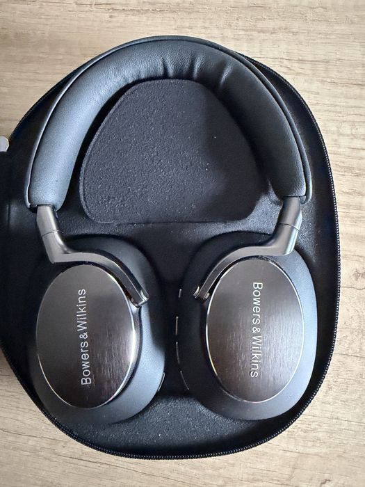 Vand casti Bowers&Wilkins Px8