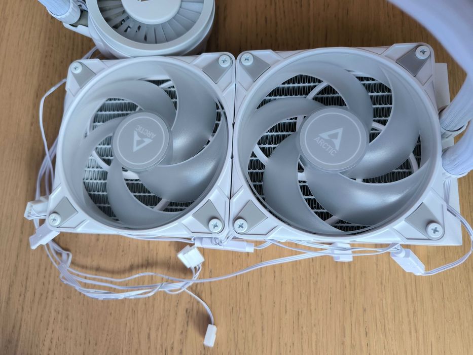 Arctic Freezer 3 AIO 240mm водно олаждане
