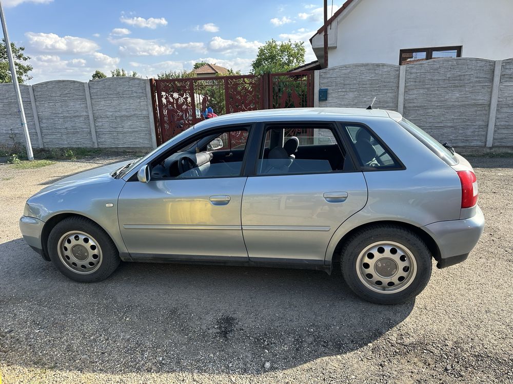 Vand Audi A3 , 1.6 benzina