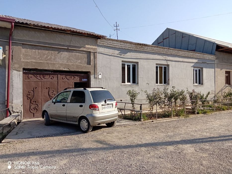 Kelesda srochna uy sotiladi