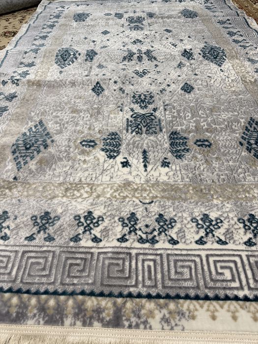 Срочно ковер сатылады 1мен 2ковер новый