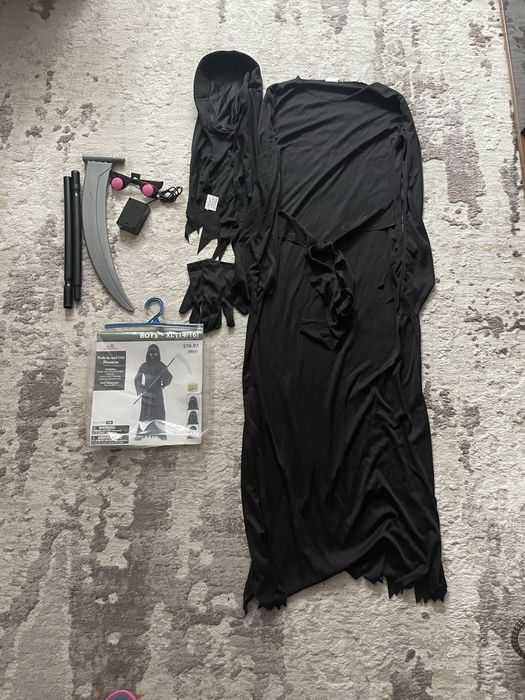Vand costum de Halloween pentru copii