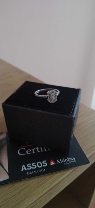 Диамантен пръстен 14к