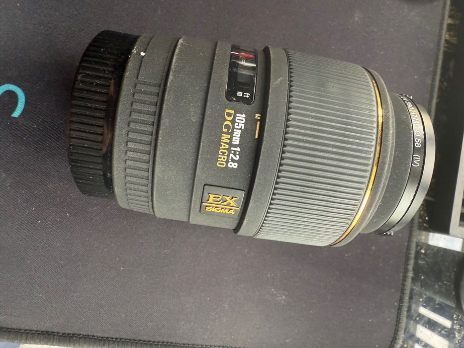 Obiectiv Sigma 105mm f/2.8 EX DG OS HSM Macro