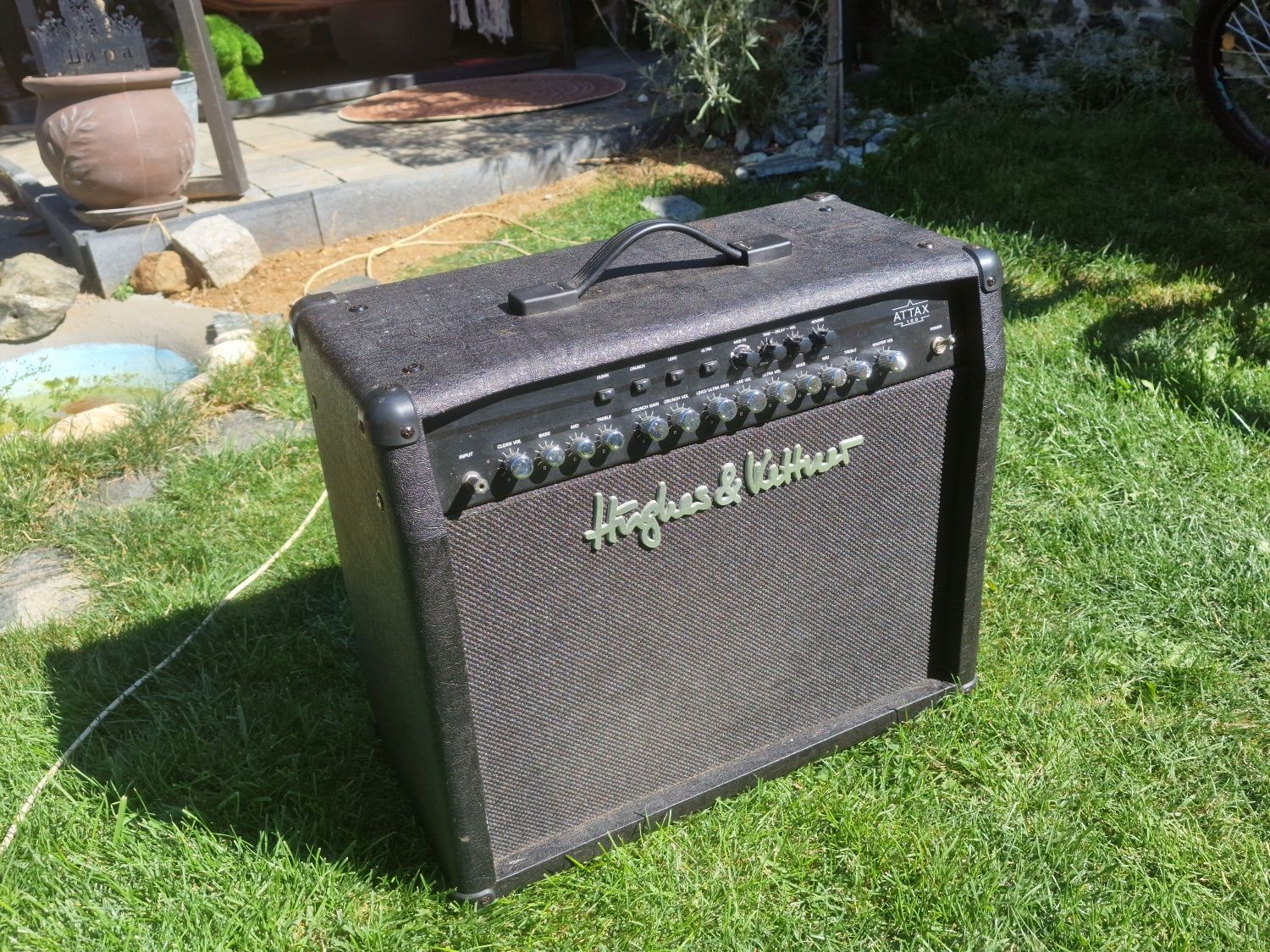Hughes & Kettner Attax 100 комбо усилвател