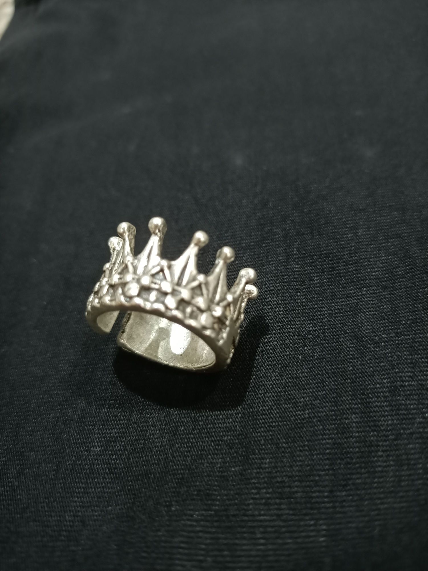Продам дизайнерское серебряное кольцо