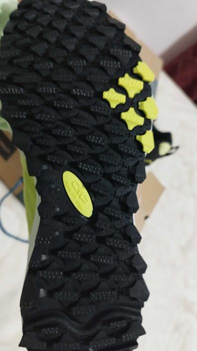 Нови оригинални обувки марка CMP