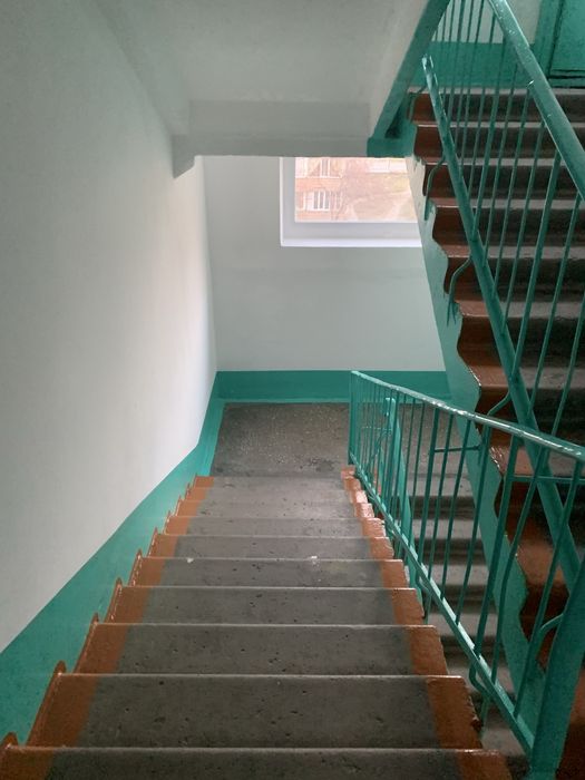 Продам 2-х комнатную , 5/10, 20 мкр.