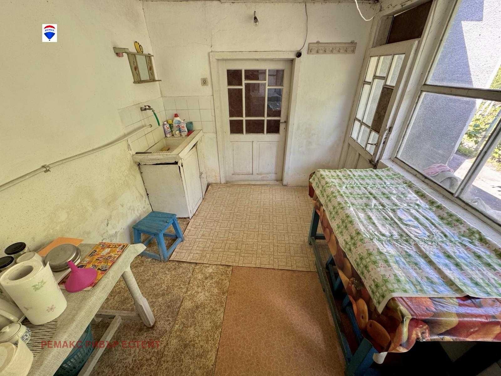 Селска къща за продажба в с. Нисово
