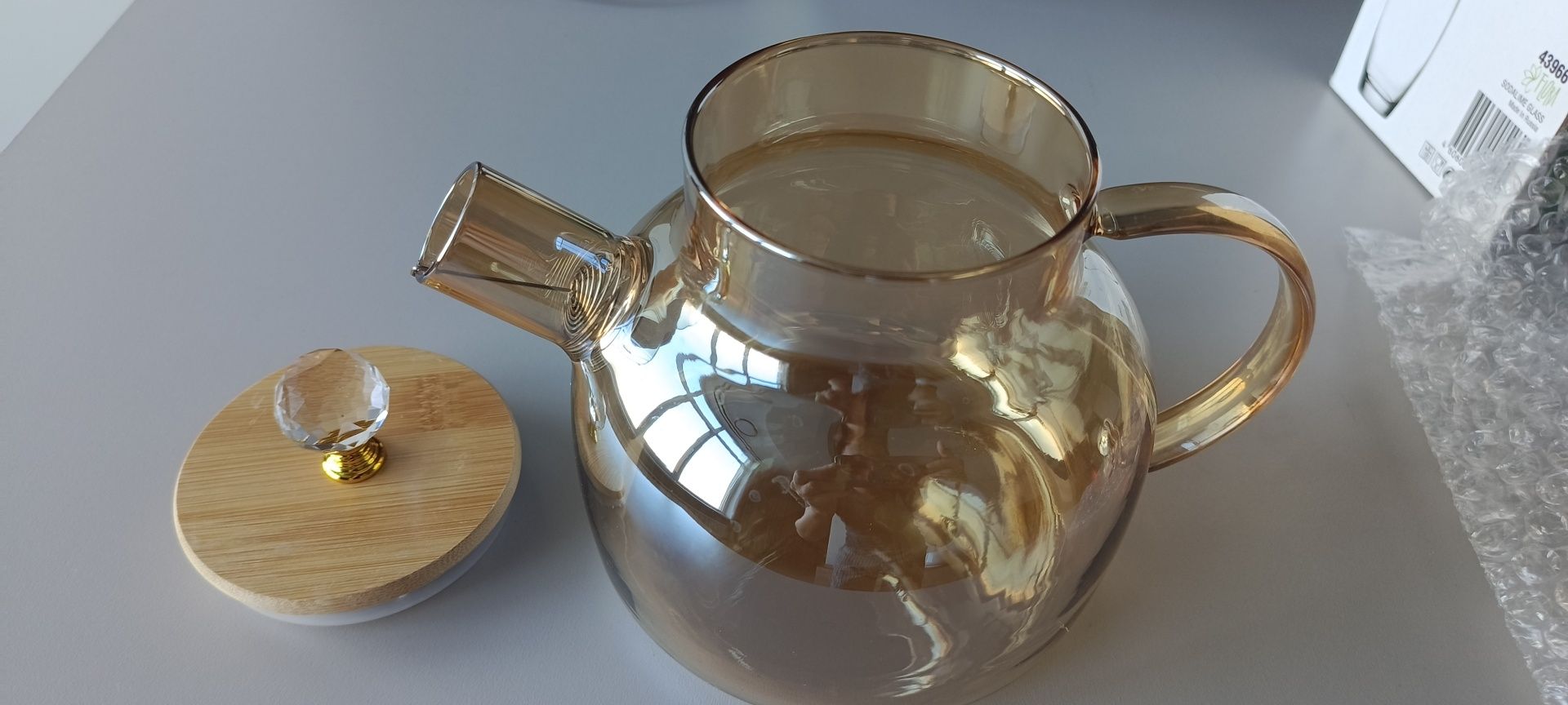 Новый Чайник заварочный янтарного цвета подарочный