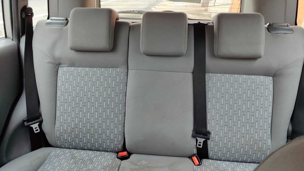 Vând Ford Fusion anul 2004