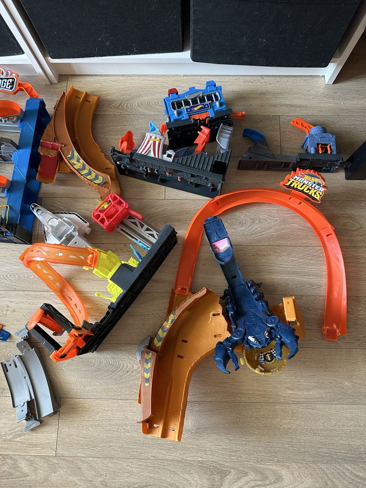 Писти Hot Wheels различни комплекти
