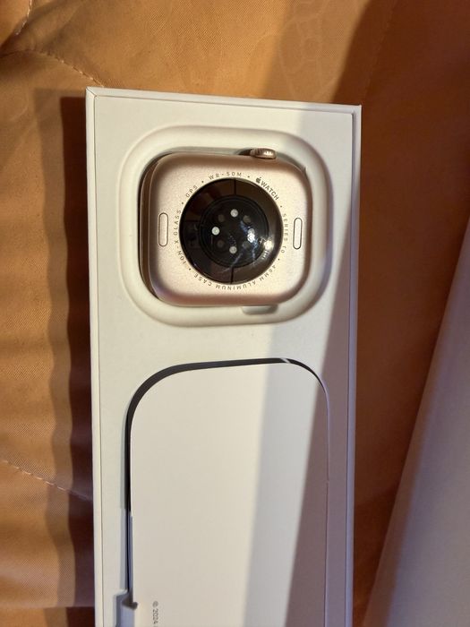 Продавам като нов Apple Watch 10 Rose Gold 46mm