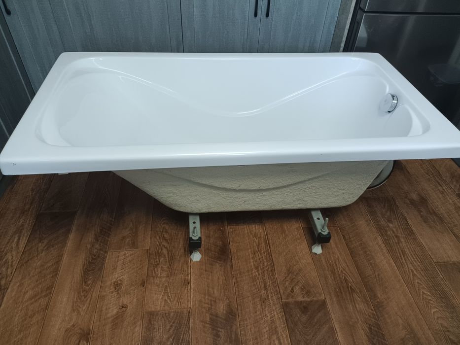 Продам ванну, размер 70х140.