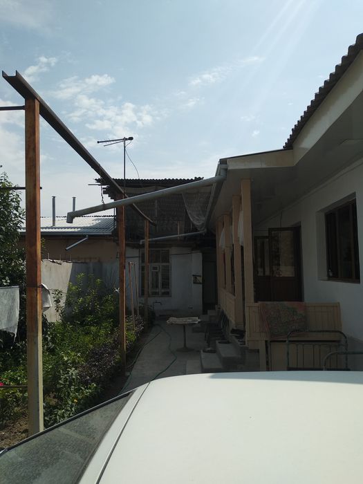 Yashnobod tumani Moʻynoq koʻchasi 67 uy sotk.300 kv Sotiladi