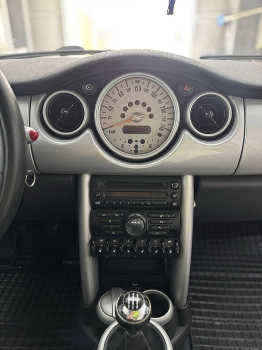 MINI COOPER 1.6 benzina 2004 clima stare foarte buna