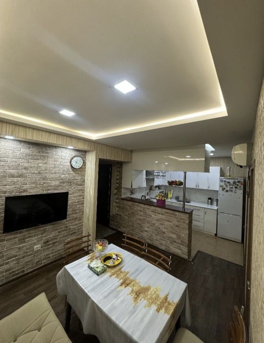 Юнусабад 19 квартал. Продается квартира 2/2/9