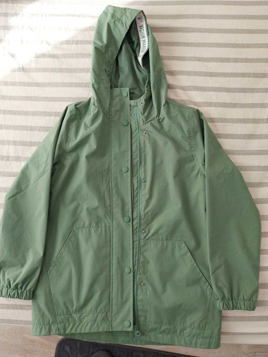 Vind geaca noua, pt copii marime 146