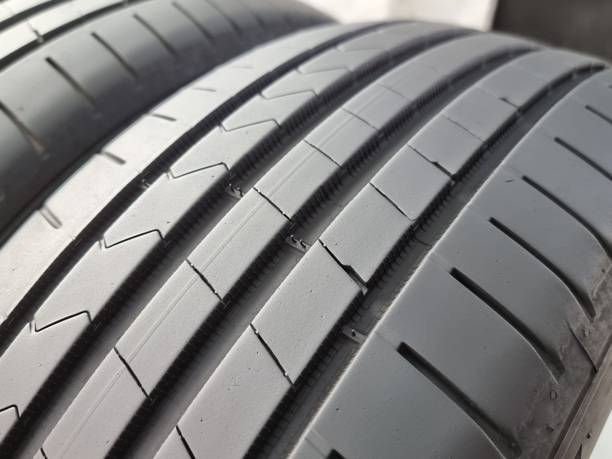 "Dot 22" 205/60/16 Hankook 4Броя: 320лв 6мм