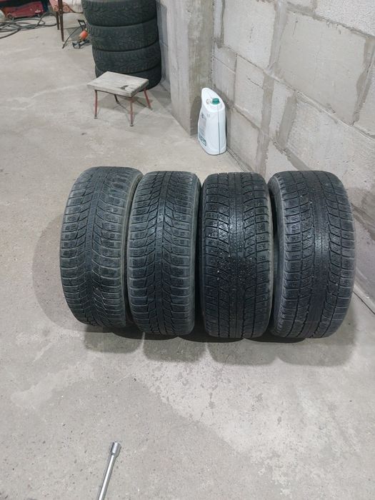 Всесезонная резина, липучка б/у 205/55/16