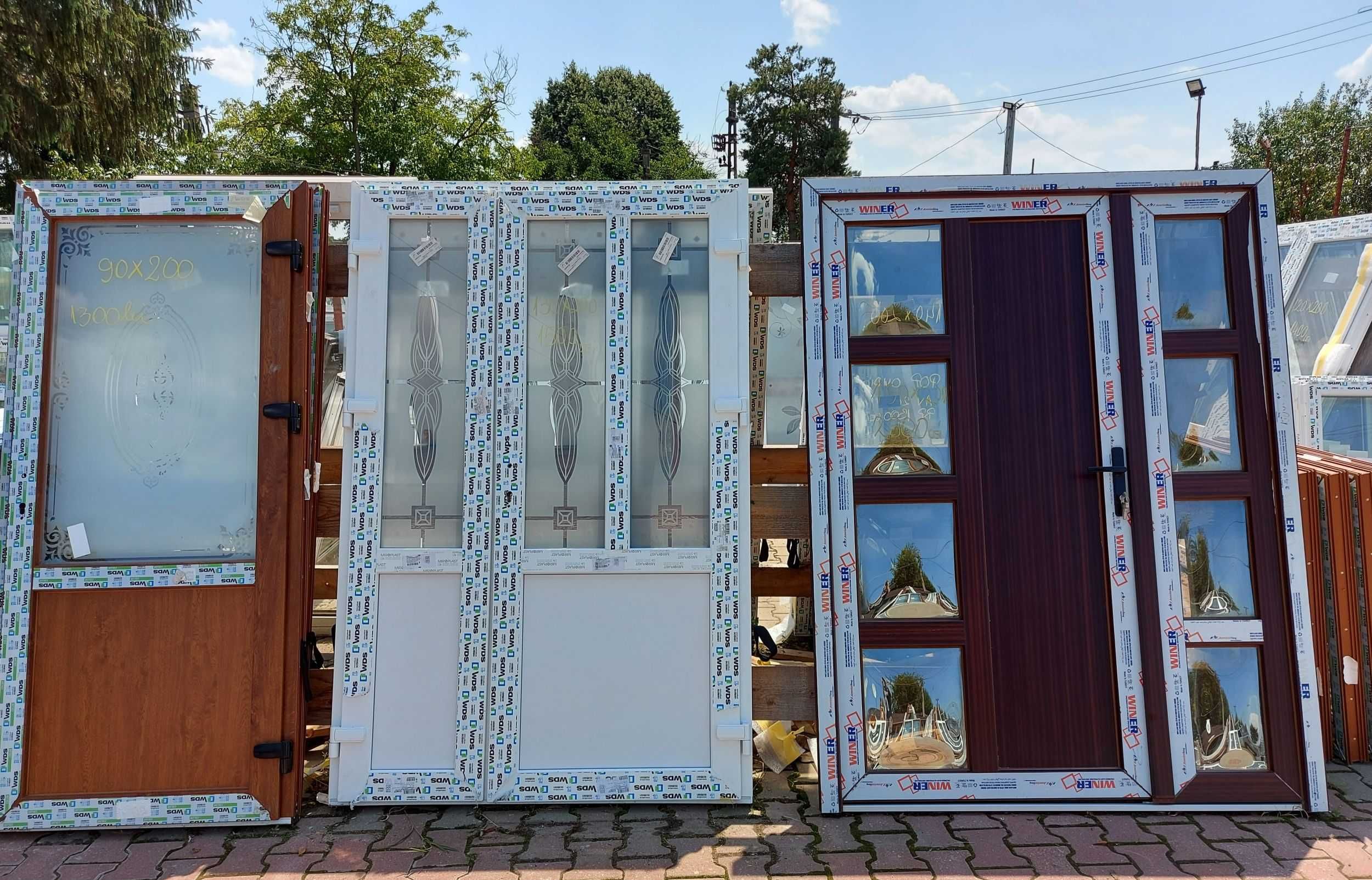 Uși și geamuri noi din PVC cu sticla TERMOPAN