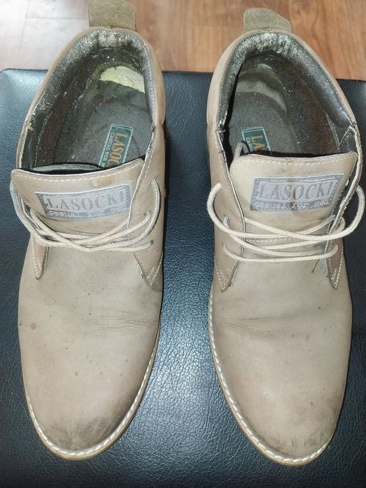 Черни лачени 42 Мъжки лачени обувки със златисти елементи