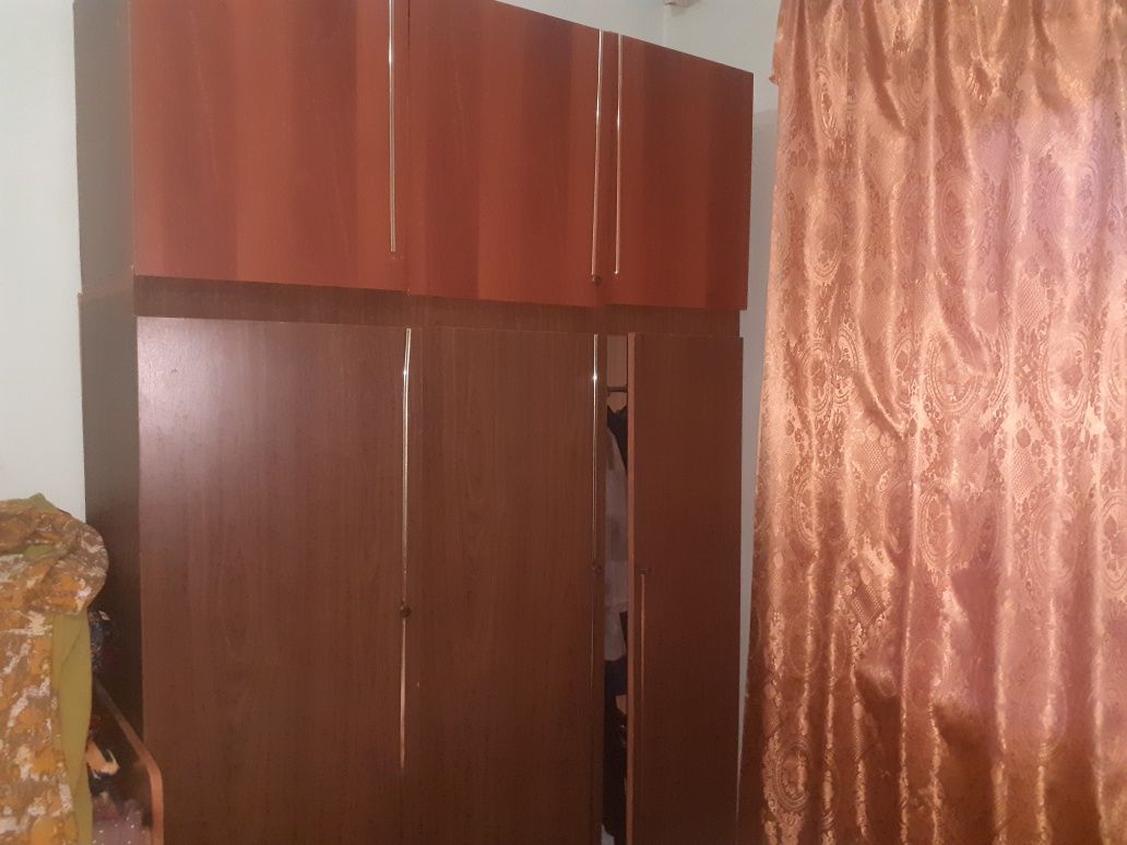 Продаю мебель состояния средняя