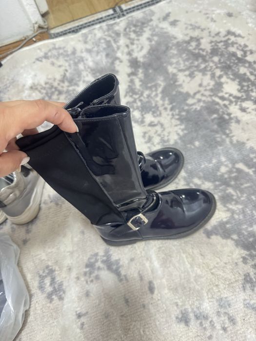 Продам сапоги и кроссовки