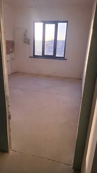 Учтепа туман Урикзор махалла 2 хоналик 63 кв.м. 12-этаждан ремонт 80%