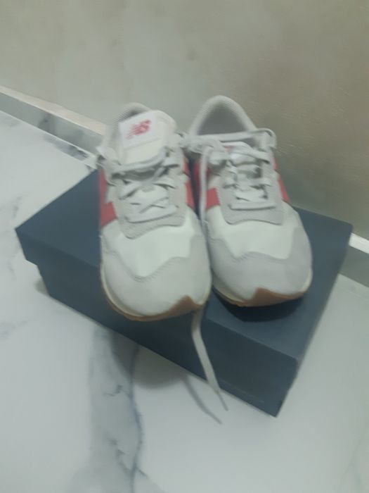 Adidasi noi NB nr 37