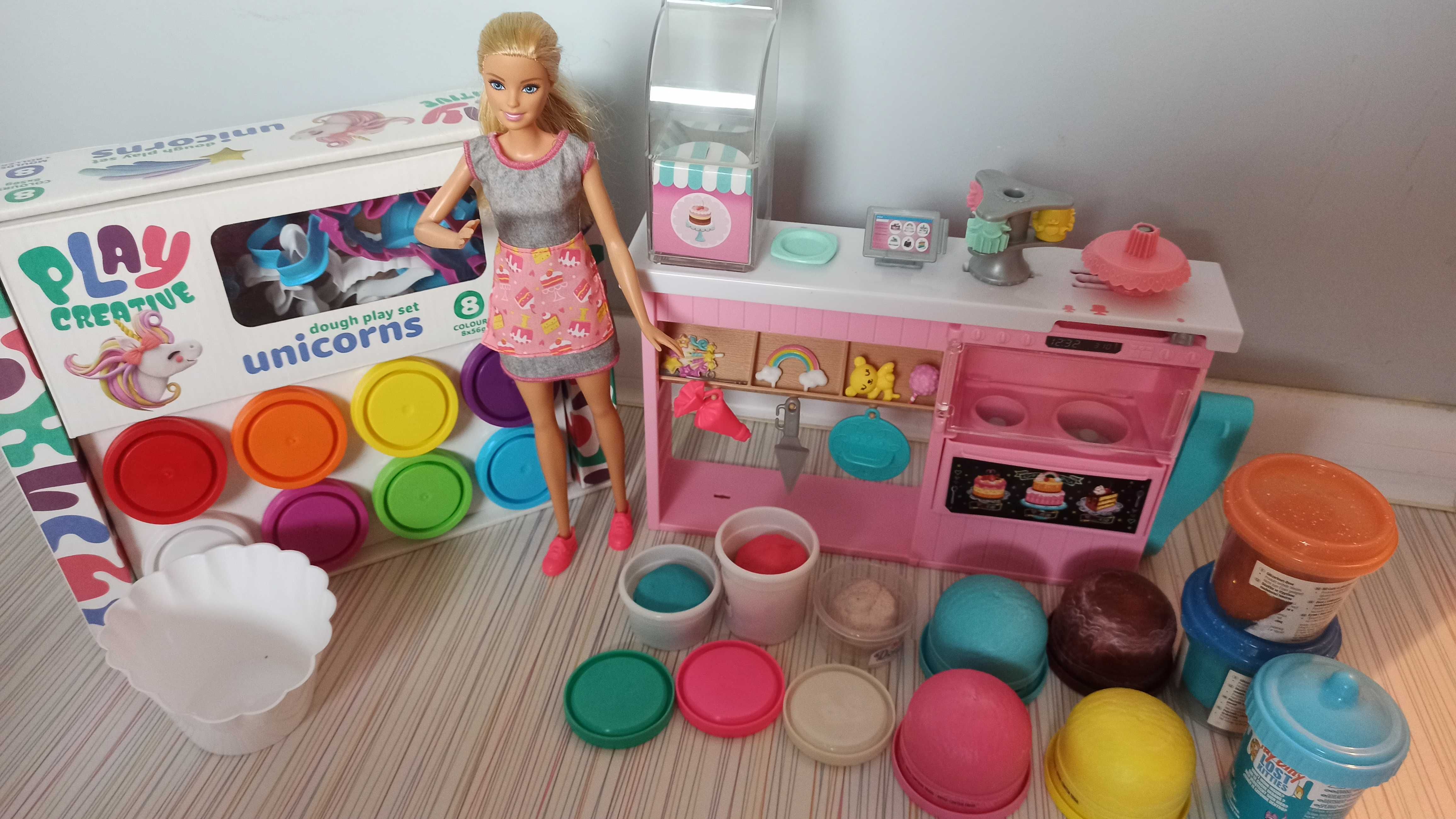 Барби с кухненски център за торти!