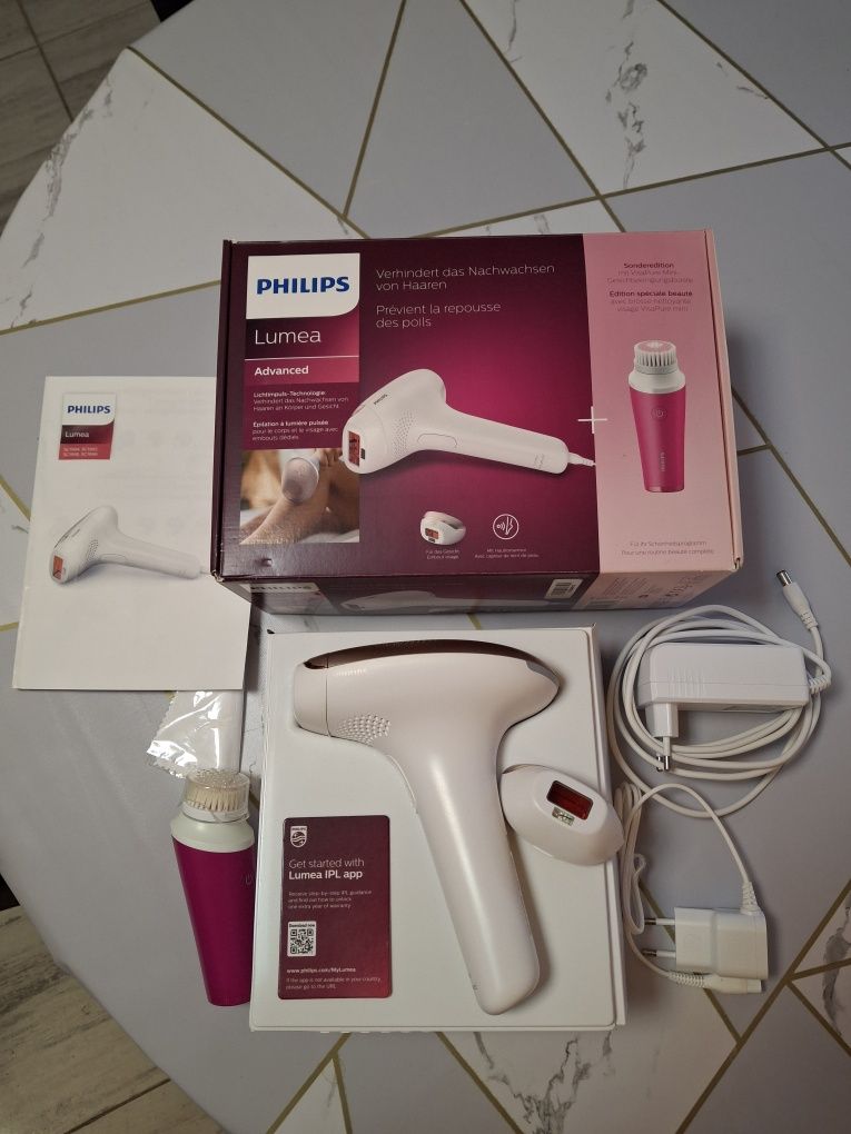 Фотоепилатор Philips Lumea BRI924/00