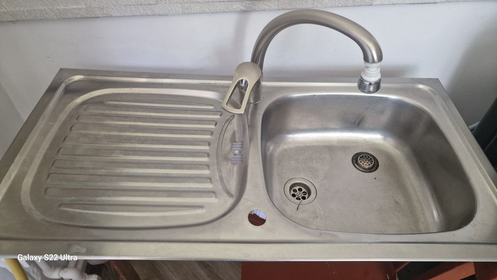 Продам мойку ,нержавейка, в хорошем состоянии,без вмятин.