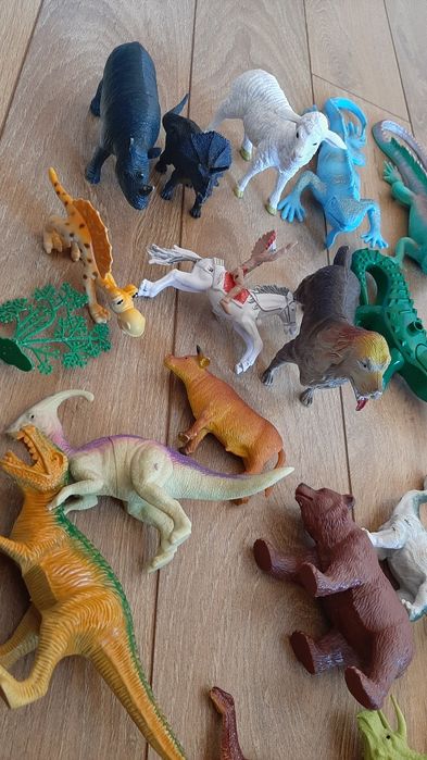 Микс гумени и пластмасови животни