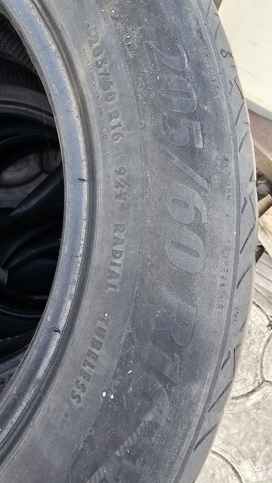 Продам шины R16..