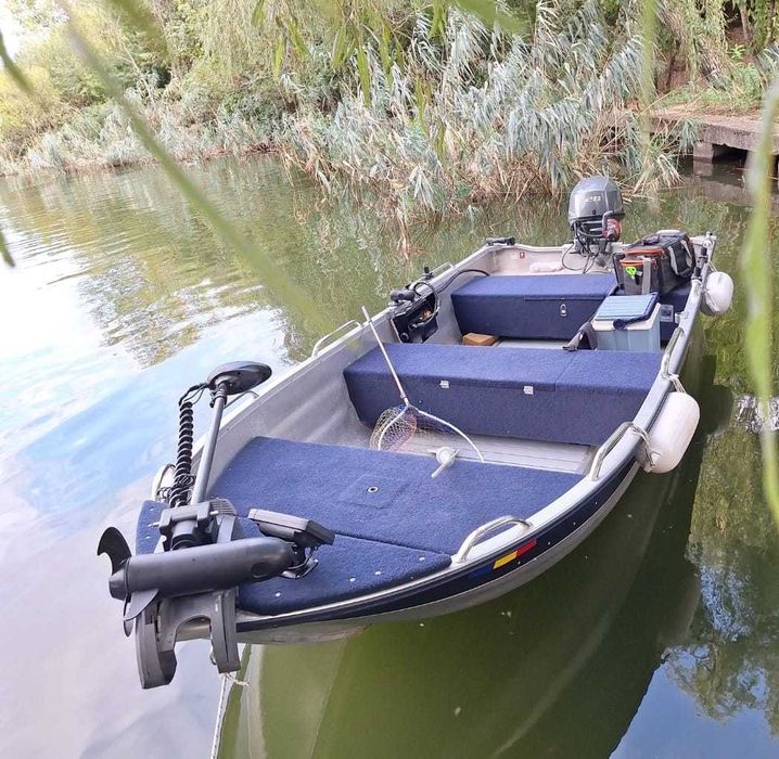 Barca cu motor Linder Sportman 400 si yamaha 25 cp