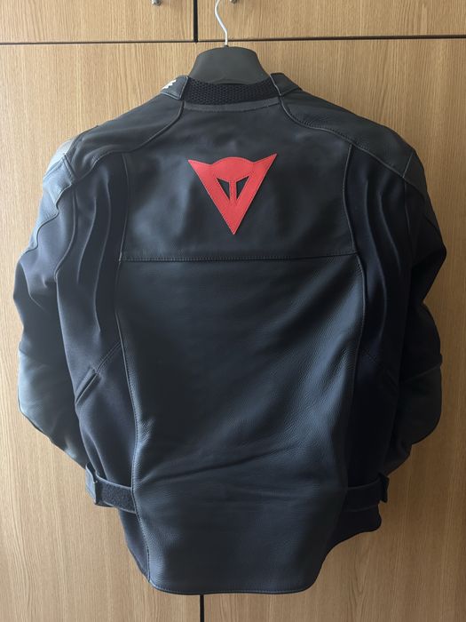 Geaca moto Dainese Sportiva - piele, marimea 46 (S), aproape noua