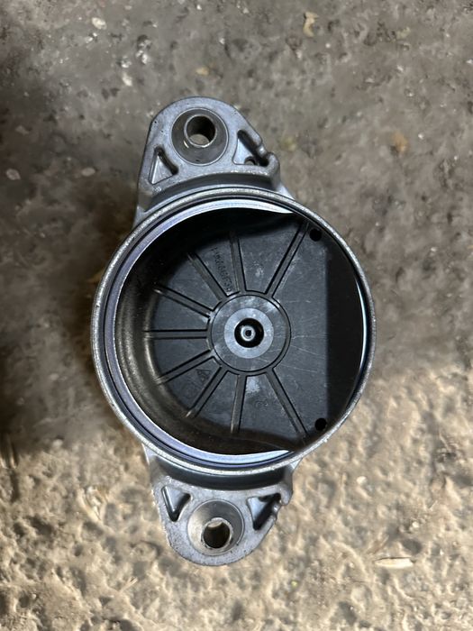 Подушка двигателя