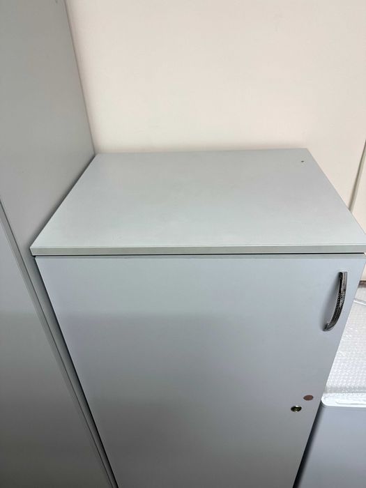 Шкафы для офиса в отличном состоянии