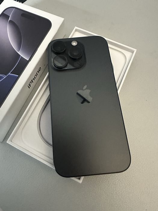 iPhone 16 Pro 128GB, impecabil, full box, garanție până în 2026