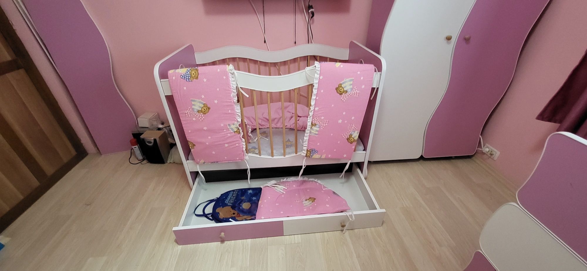 Vand mobilier camera pentru copii